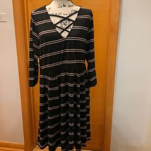 Torrid black & white long sleeve dress